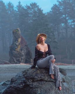 Sara Jean Underwood feet photo thumbnail