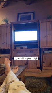 Sara Jean Underwood feet photo thumbnail