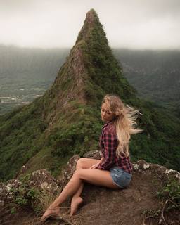 Sara Jean Underwood feet photo thumbnail