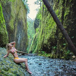 Sara Jean Underwood feet photo thumbnail