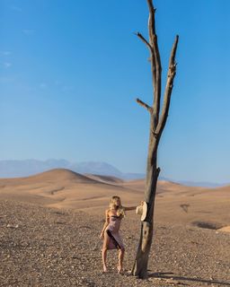 Sara Jean Underwood feet photo thumbnail