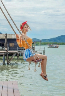 Sara Jean Underwood feet photo thumbnail