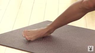 Sara Jean Underwood feet photo thumbnail