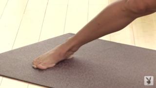 Sara Jean Underwood feet photo thumbnail
