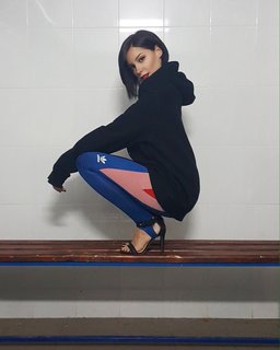 Sara Jo feet photo thumbnail