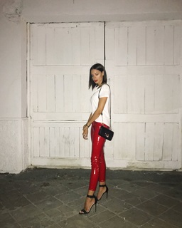 Sara Jo feet photo thumbnail