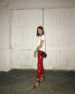 Sara Jo feet photo thumbnail