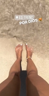 Sara Jo feet photo thumbnail