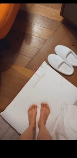 Sara Jo feet photo thumbnail