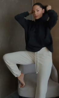 Sara Jo feet photo thumbnail