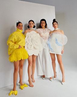 Sara Jo feet photo thumbnail