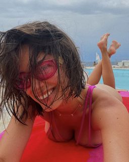 Sara Jo feet photo thumbnail