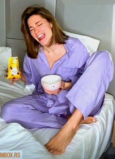 Sara Jo feet photo thumbnail