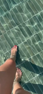 Sara Jo feet photo thumbnail