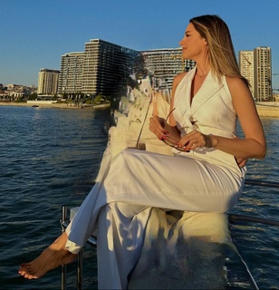 Sara Jo feet photo thumbnail