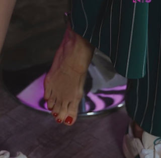Sara Jo feet photo thumbnail