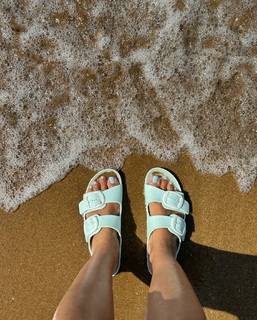 Sara Jo feet photo thumbnail