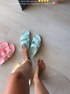 Sara Jo feet photo thumbnail