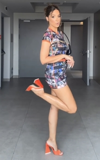 Sara Jo feet photo thumbnail