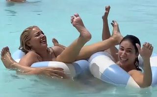 Sara Jo feet photo thumbnail