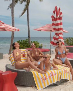 Sara Jo feet photo thumbnail