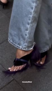 Sara Jo feet photo thumbnail