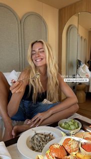 Sara Jo feet photo 1