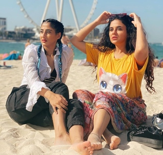 Sara Khan feet photo 14