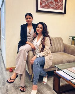 Sara Khan feet photo 16