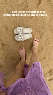 Sara Khan feet photo 6