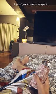 Sara Khan feet photo 5