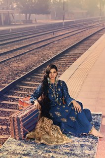 Sara Loren feet photo 8