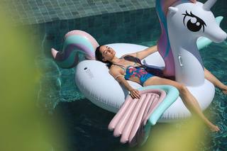 Sara Malakul Lane feet photo 12