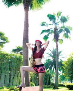 Sara Malakul Lane feet photo 1