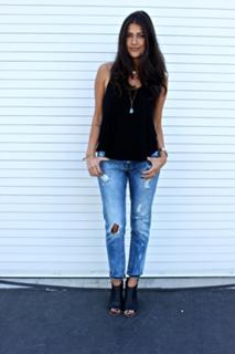 Sara Montazami feet photo 8