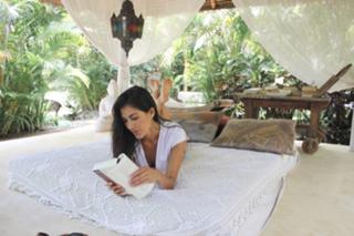 Sara Montazami feet photo 16