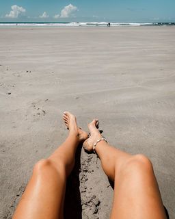 Sara Montazami feet photo 17