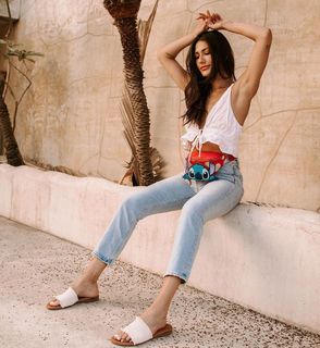 Sara Montazami feet photo 9