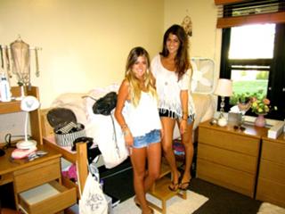 Sara Montazami feet photo 3