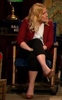 Sara Pascoe feet photo 2