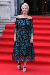 Sara Pascoe feet photo 3