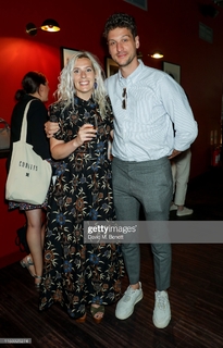Sara Pascoe feet photo 11