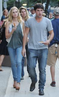 Sara Paxton feet photo thumbnail