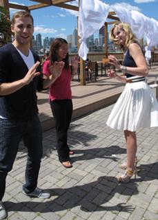 Sara Paxton feet photo thumbnail