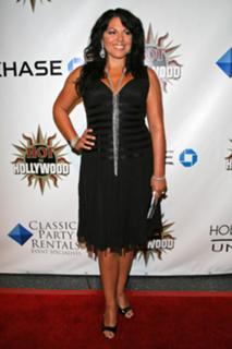 Sara Ramirez feet photo 4