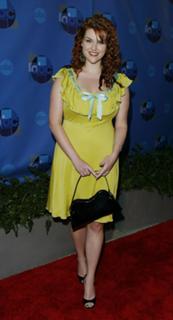 Sara Rue feet photo thumbnail