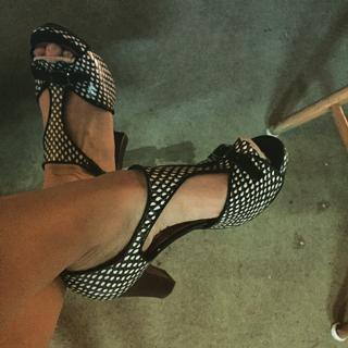Sara Rue feet photo thumbnail
