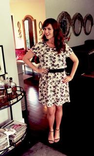 Sara Rue feet photo thumbnail