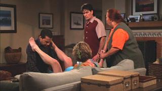 Sara Rue feet photo thumbnail