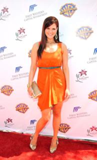 Sara Rue feet photo thumbnail